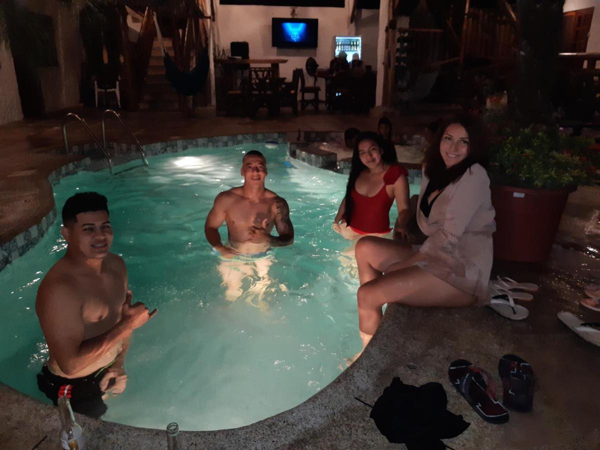 Weekendhostal Montañita Екстериор снимка