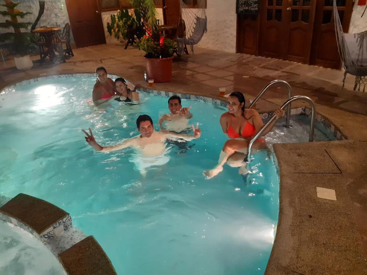 Weekendhostal Montañita Екстериор снимка